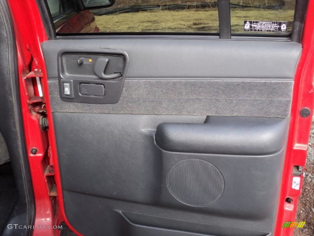 2002 Sonoma SLS Crew Cab 4x4 - Fire Red / Graphite photo #11