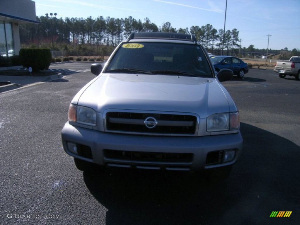 2003 Pathfinder SE 4x4 - Chrome Silver Metallic / Charcoal photo #2