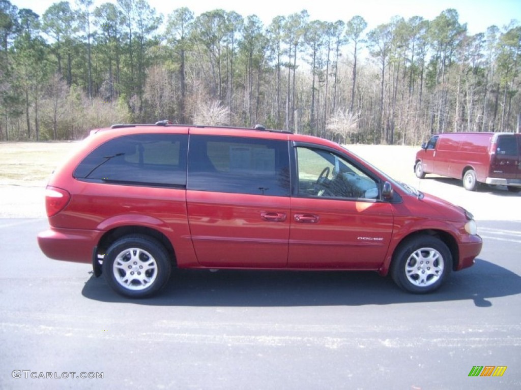 2001 Grand Caravan EX - Inferno Red Pearlcoat / Taupe photo #4