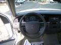 Vibrant White - Town Car Sedan Photo No. 14