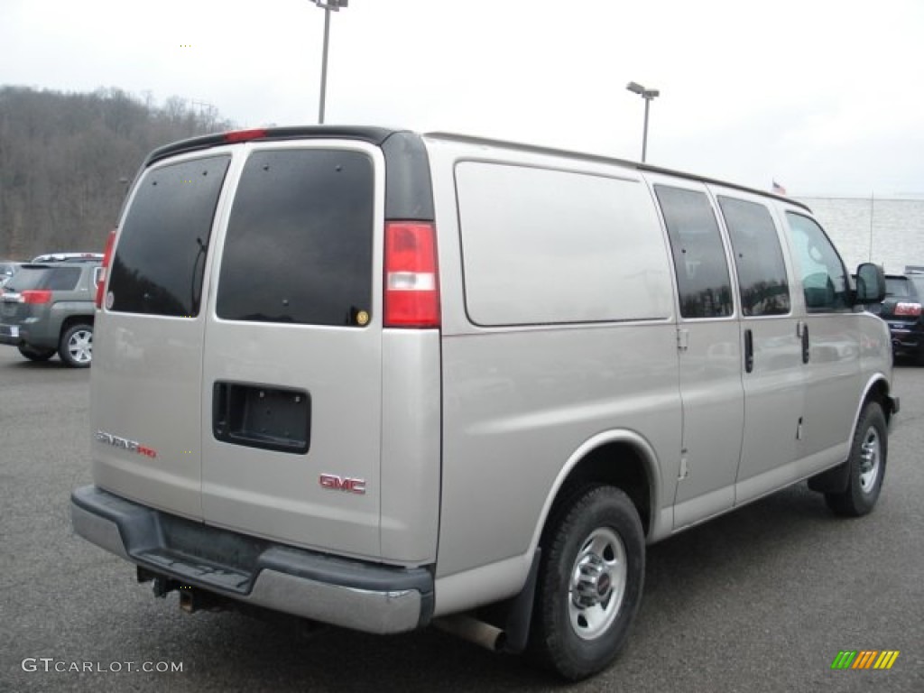 2005 Savana Van 2500 Commercial - Silver Birch Metallic / Medium Pewter photo #4