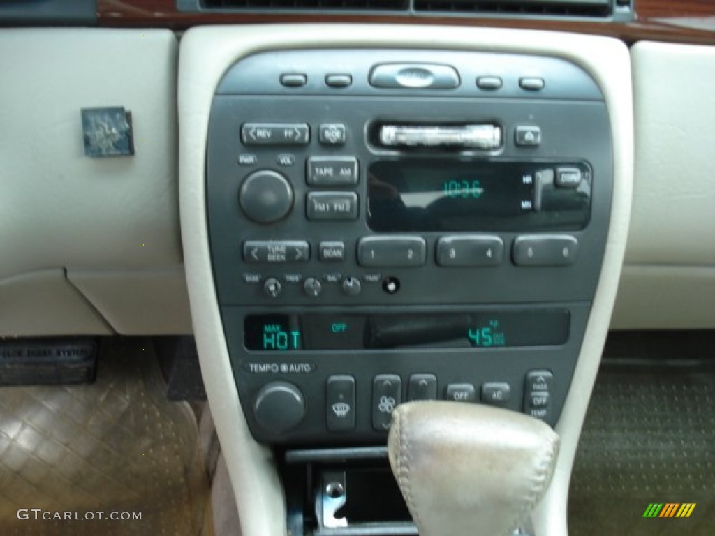 1996 Cadillac Eldorado Standard Eldorado Model Controls Photo #61458332