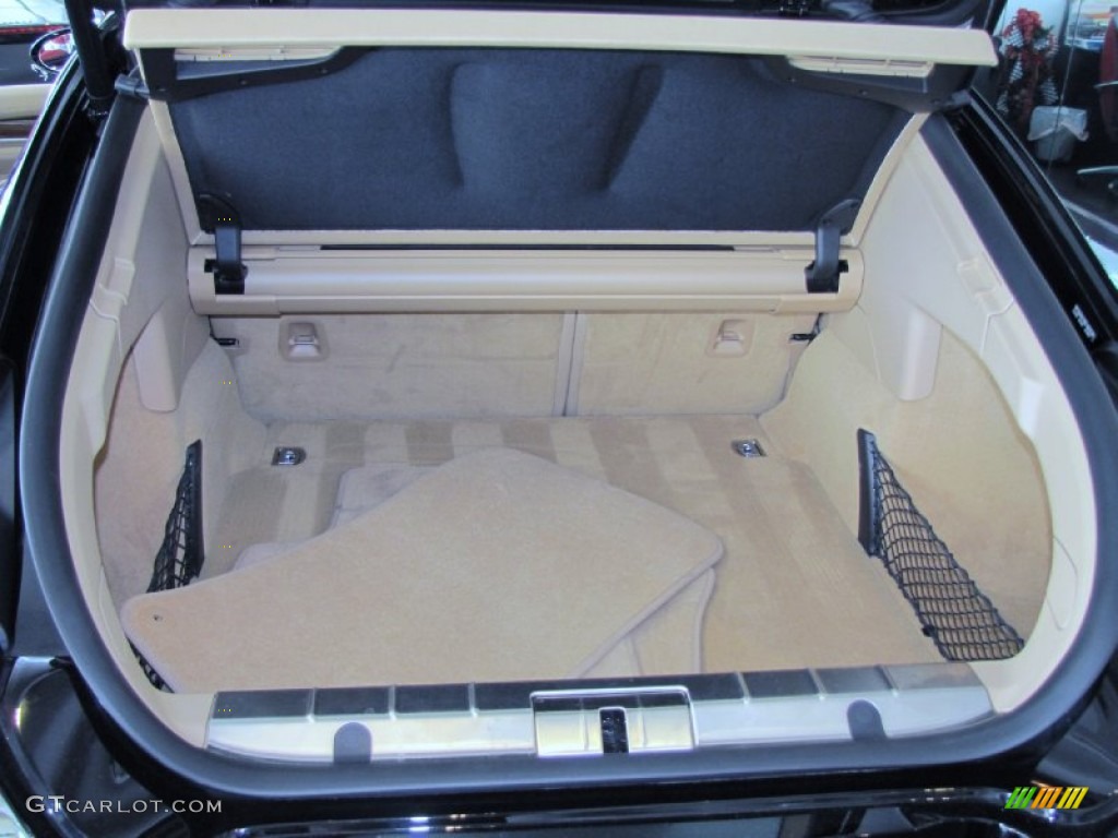 2011 Porsche Panamera 4S Trunk Photo #61458976