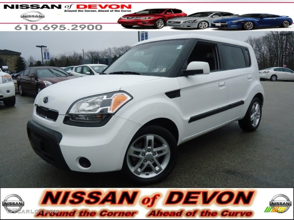 Clear White Kia Soul