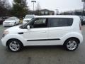 2010 Clear White Kia Soul +  photo #10