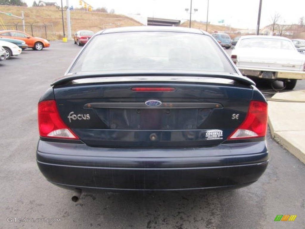 2001 Focus SE Sedan - Twilight Blue Metallic / Medium Graphite Grey photo #3