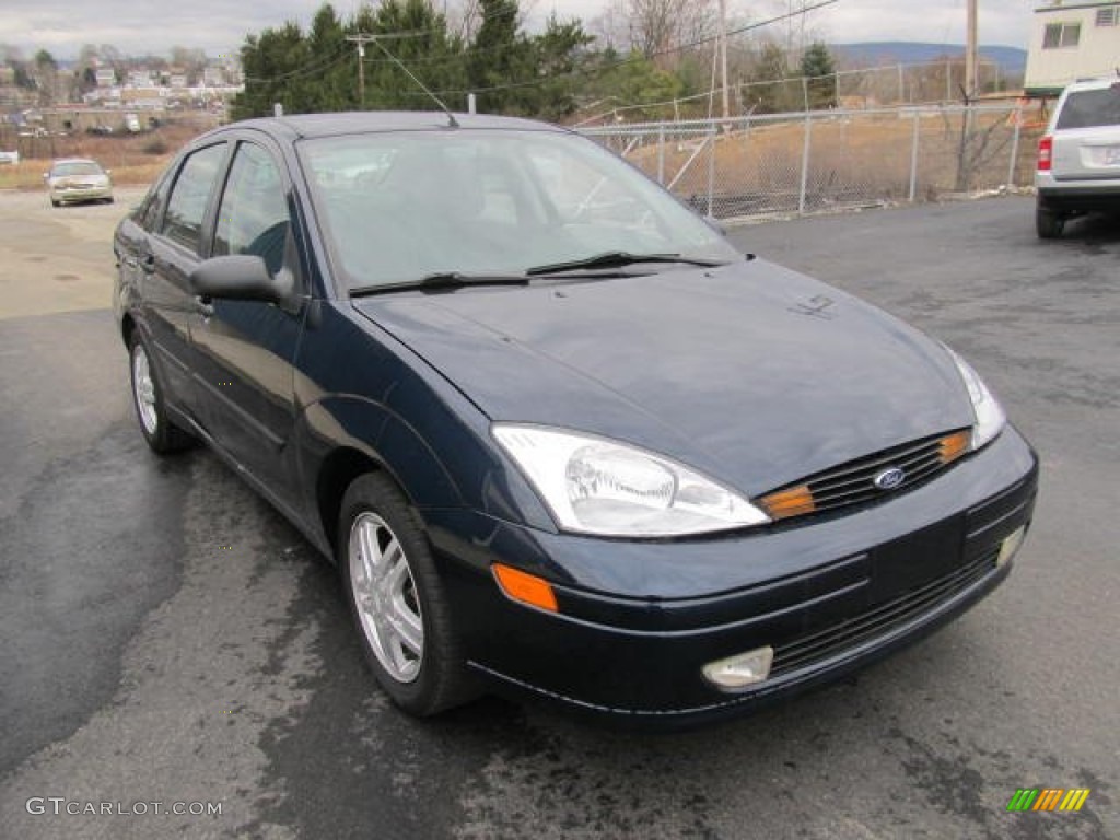 2001 Focus SE Sedan - Twilight Blue Metallic / Medium Graphite Grey photo #5