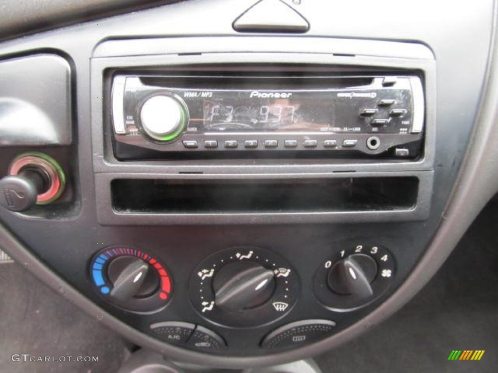 2001 Focus SE Sedan - Twilight Blue Metallic / Medium Graphite Grey photo #12