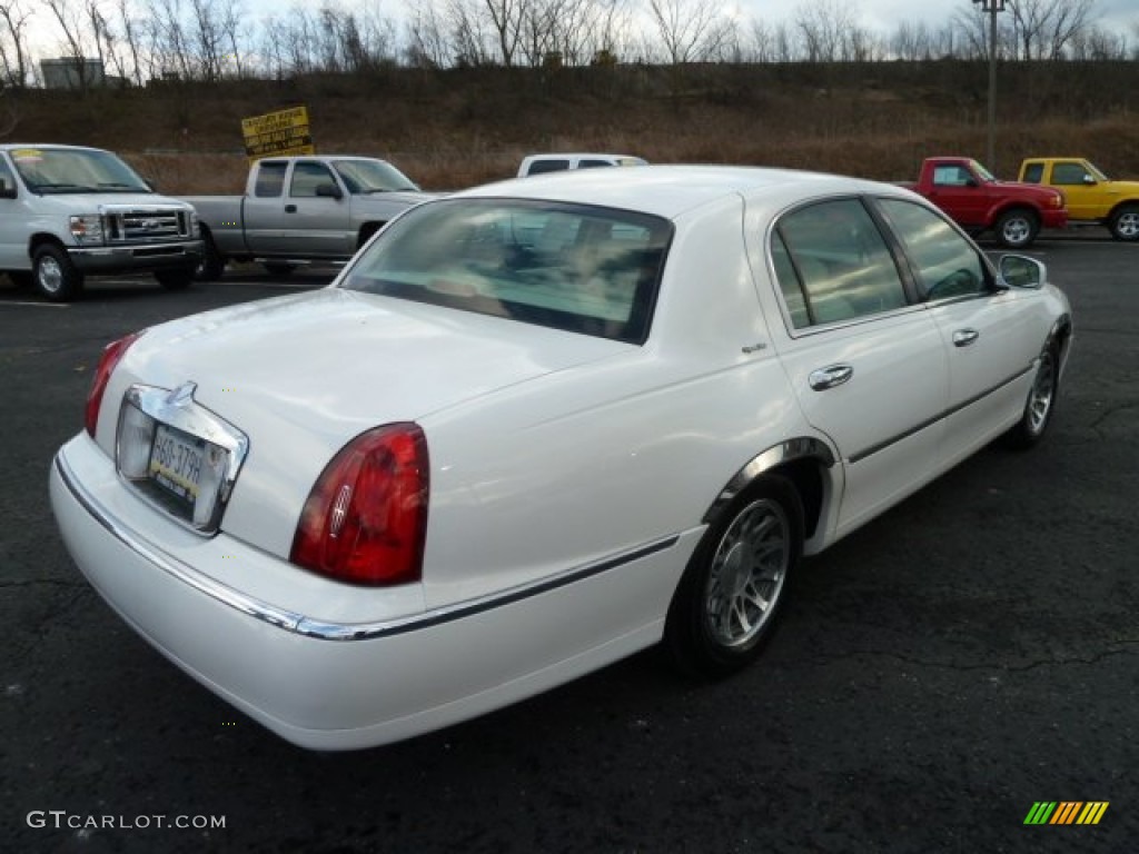 2000 Town Car Signature - White Pearlescent Tri-Coat / Light Parchment photo #2