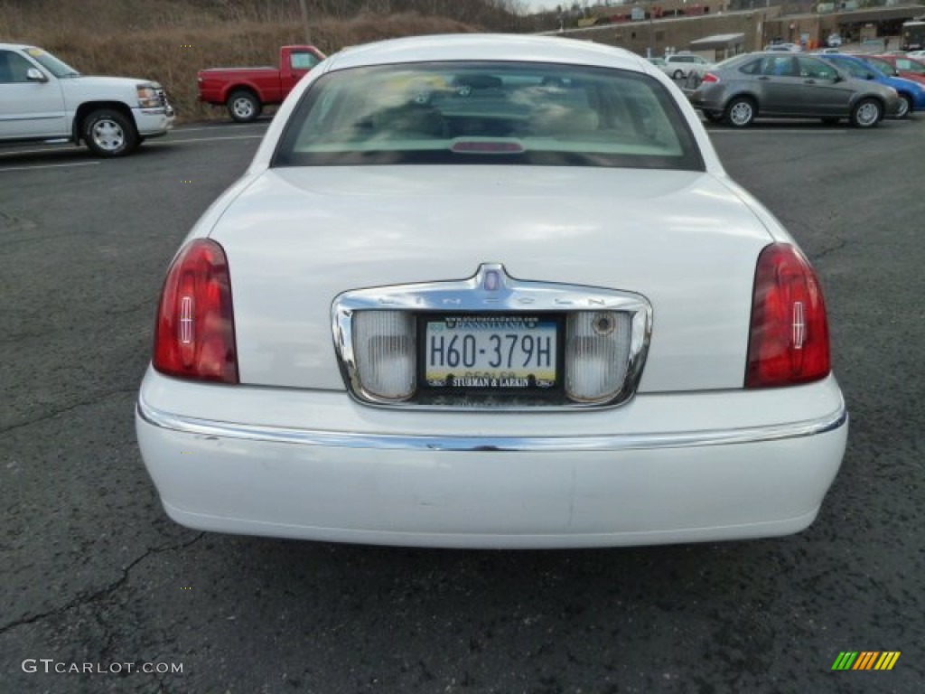2000 Town Car Signature - White Pearlescent Tri-Coat / Light Parchment photo #3