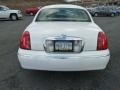 2000 White Pearlescent Tri-Coat Lincoln Town Car Signature  photo #3