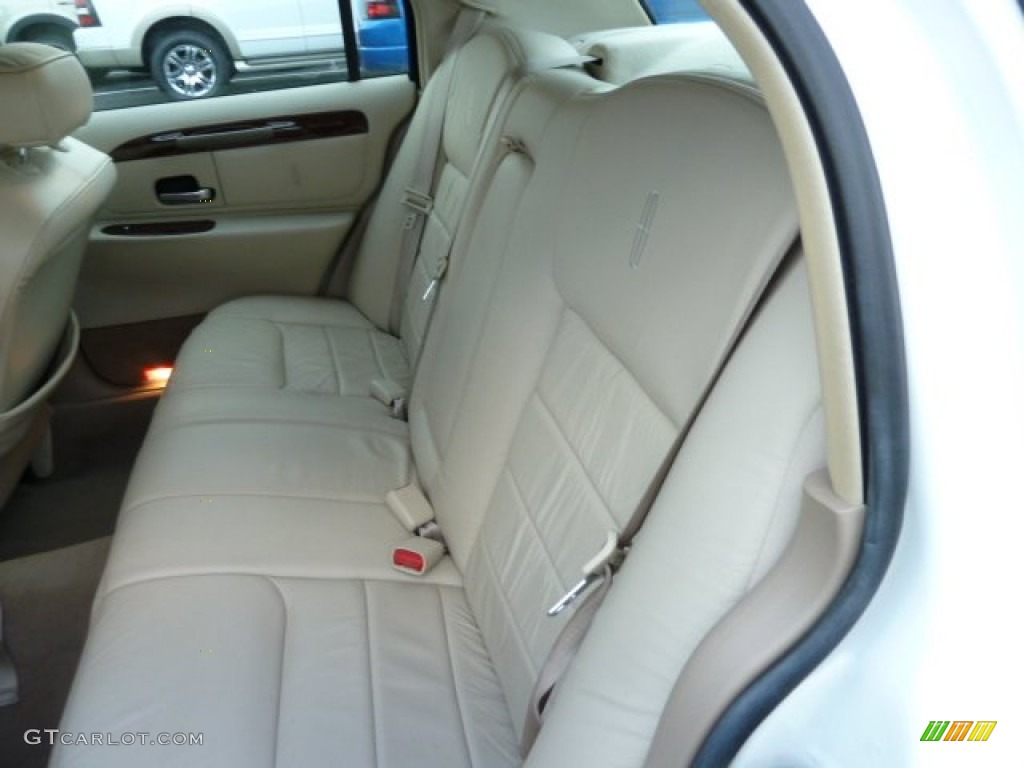 2000 Lincoln Town Car Signature Rear Seat Photos