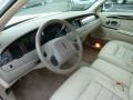 2000 White Pearlescent Tri-Coat Lincoln Town Car Signature  photo #12