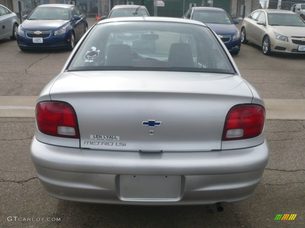 2001 Metro LSi - Silver Metallic / Gray photo #5