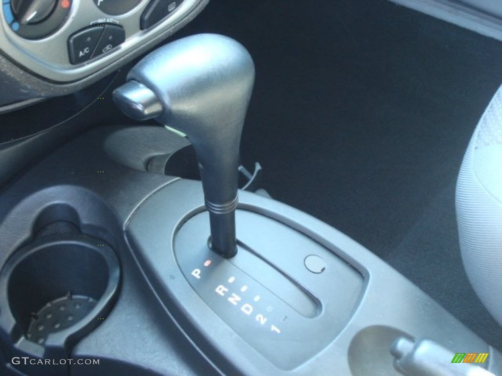 2005 Focus ZX5 SES Hatchback - Sangria Red Metallic / Dark Flint/Light Flint photo #18