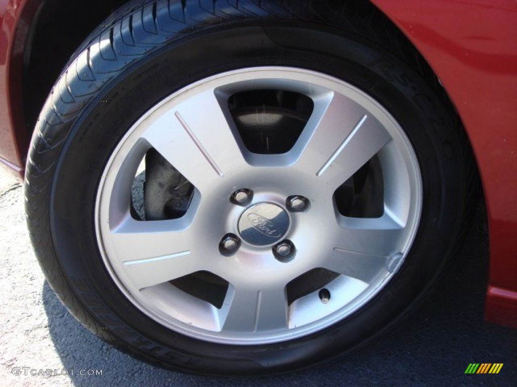 2005 Ford Focus ZX5 SES Hatchback Wheel Photo #61469328