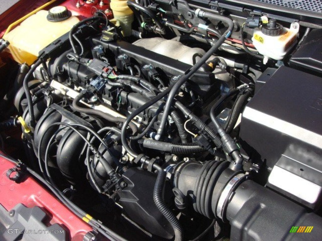 2005 Ford Focus ZX5 SES Hatchback 2.0 Liter DOHC 16-Valve Duratec 4 Cylinder Engine Photo #61469346