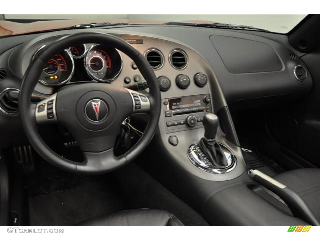 2008 Pontiac Solstice GXP Roadster Ebony Dashboard Photo #61469457