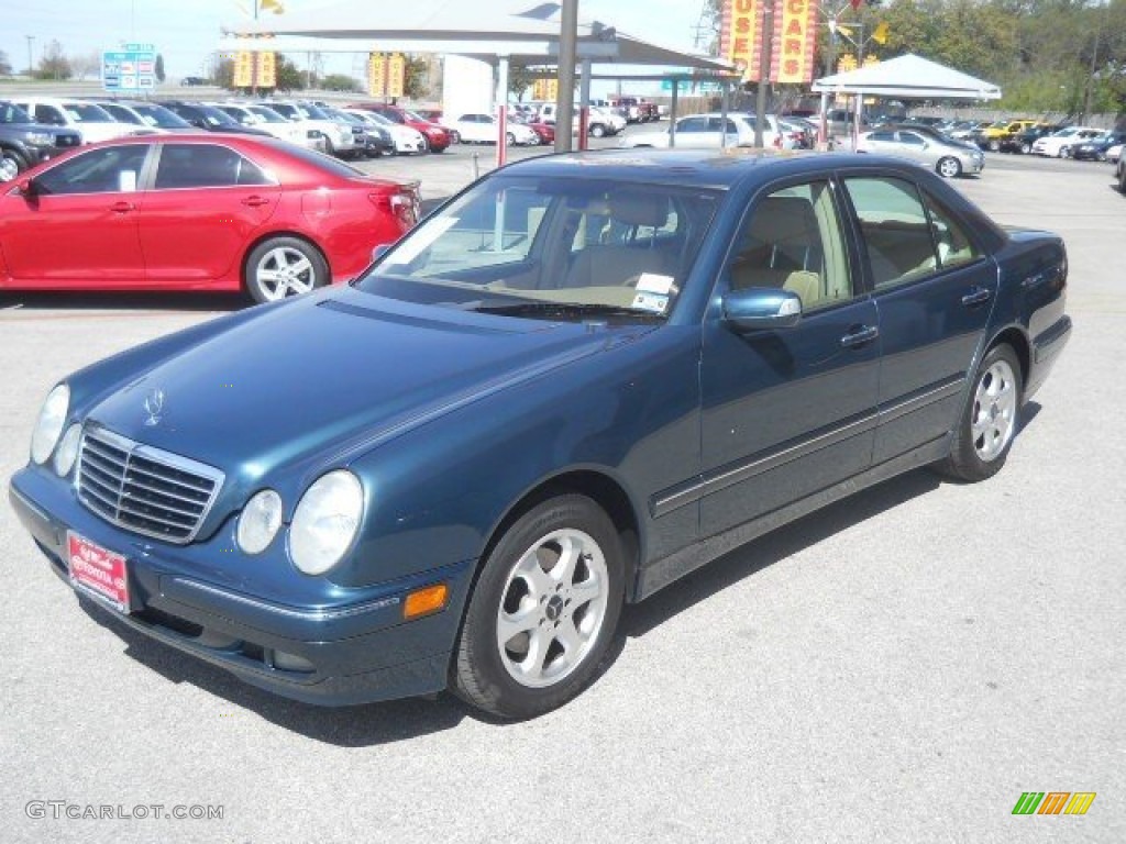 2002 E 320 Sedan - Everest Green Metallic / Java photo #3