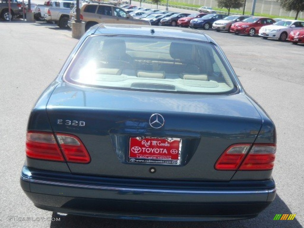 2002 E 320 Sedan - Everest Green Metallic / Java photo #6