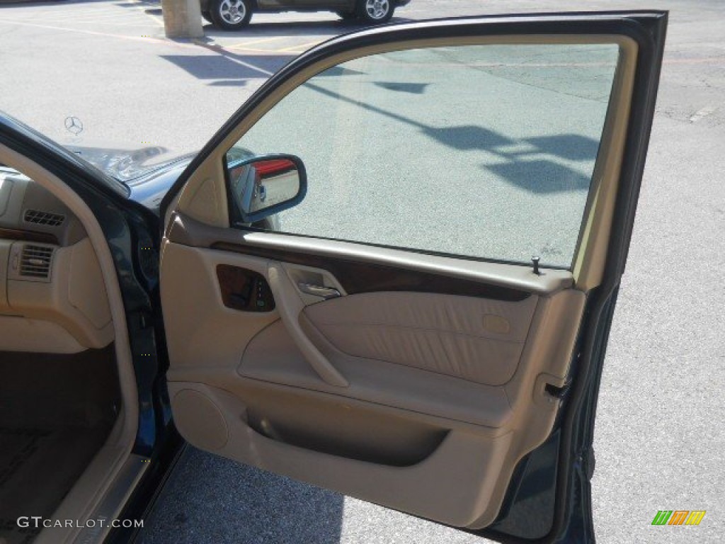 2002 E 320 Sedan - Everest Green Metallic / Java photo #12