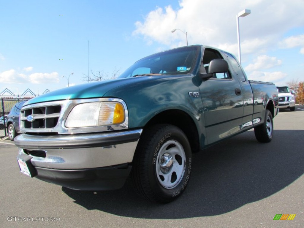 1997 F150 XL Extended Cab - Pacific Green Metallic / Medium Graphite photo #1