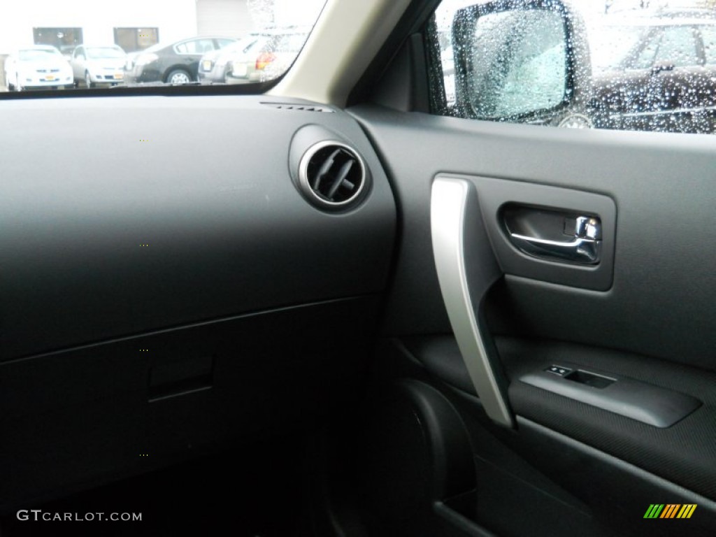 2011 Rogue S - Platinum Graphite / Black photo #6