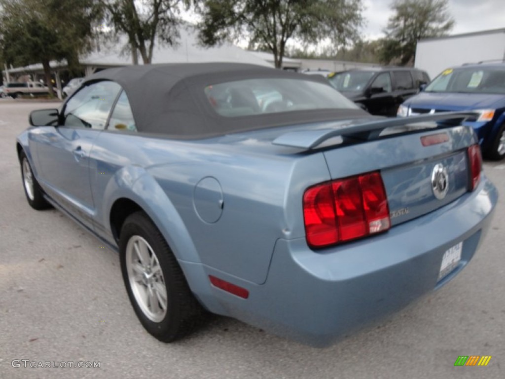 2005 Mustang V6 Premium Convertible - Windveil Blue Metallic / Light Graphite photo #3