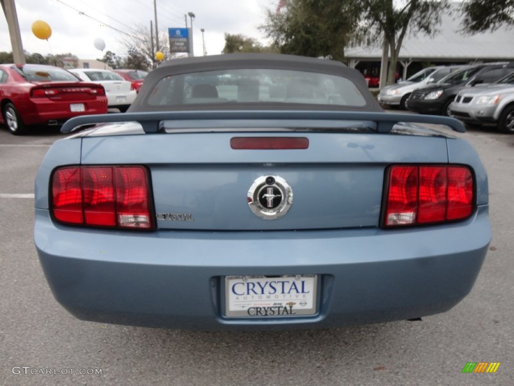 2005 Mustang V6 Premium Convertible - Windveil Blue Metallic / Light Graphite photo #7