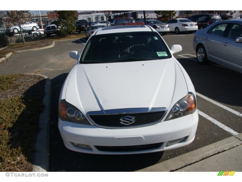2004 Verona EX - Absolute White / Gray photo #2