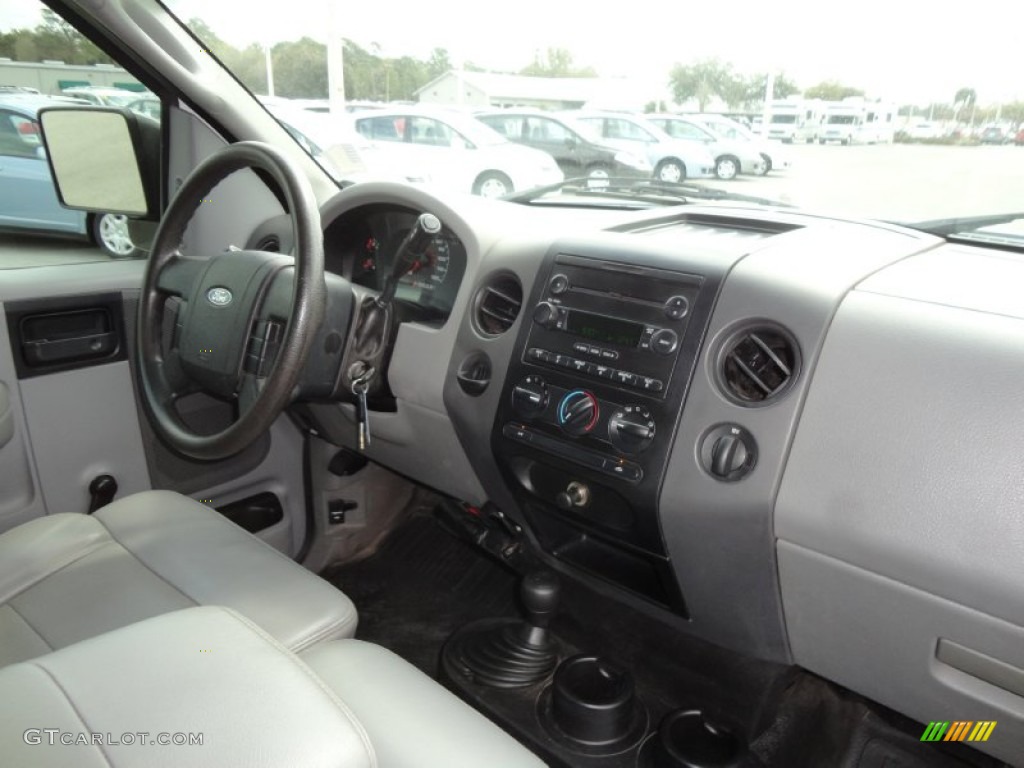 2006 F150 XL SuperCab 4x4 - Oxford White / Medium Flint photo #11