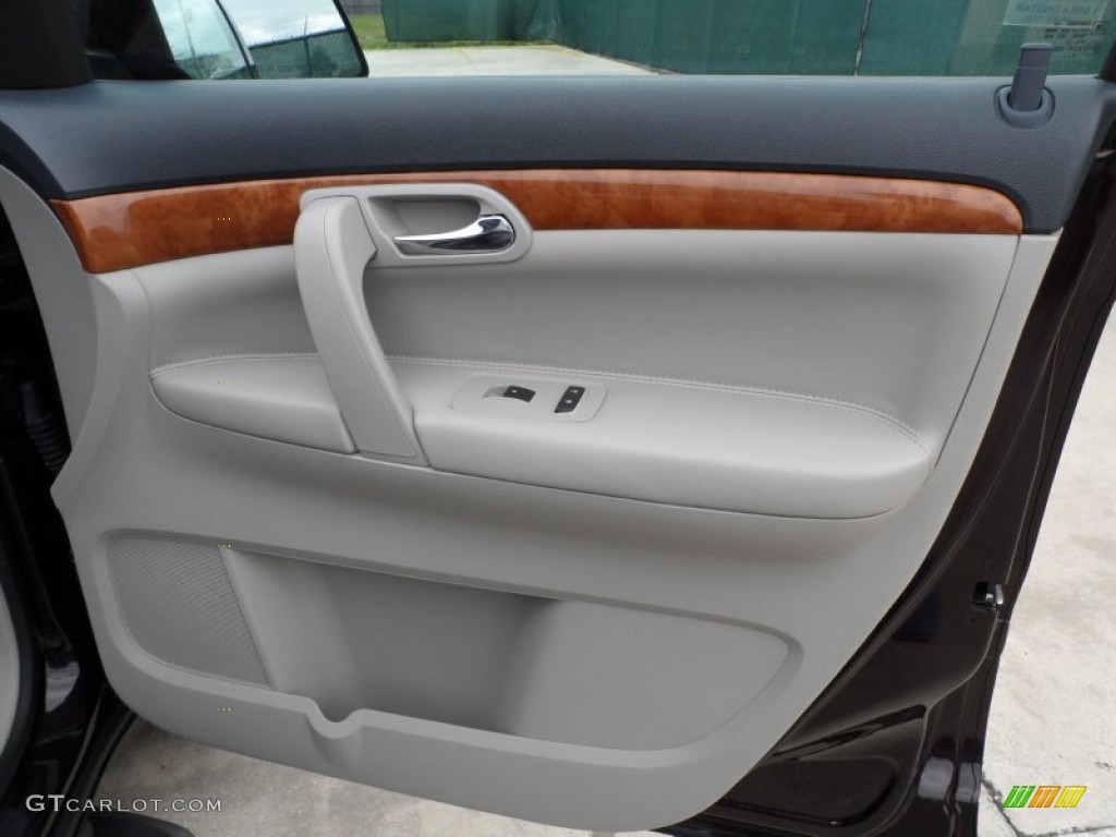 2009 Outlook XR - Garnet Red / Gray photo #21