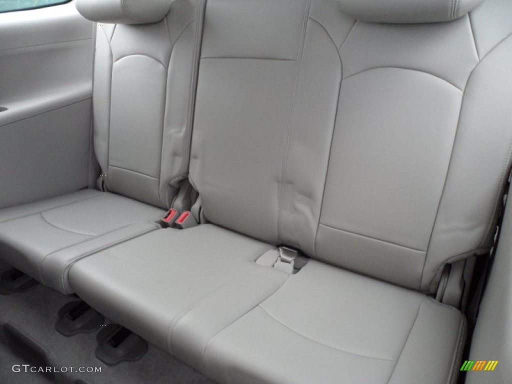 2009 Outlook XR - Garnet Red / Gray photo #30