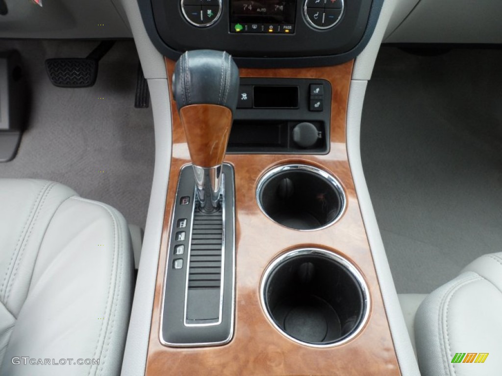 2009 Saturn Outlook XR Transmission Photos