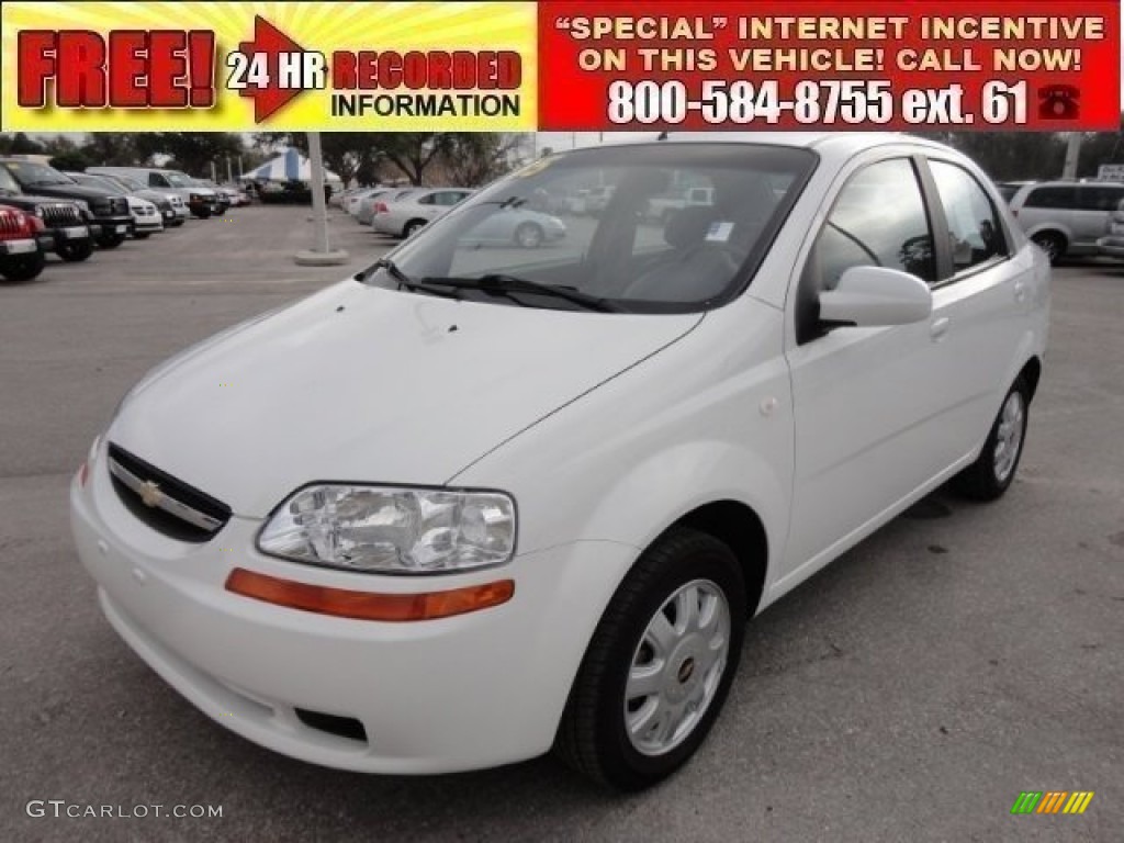 2005 Aveo LT Sedan - Summit White / Gray photo #1