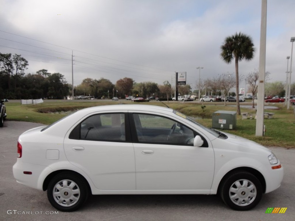 2005 Aveo LT Sedan - Summit White / Gray photo #9