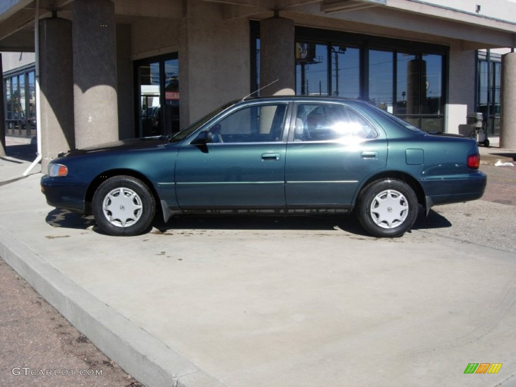 1996 Camry LE Sedan - Dark Emerald Green Metallic / Beige photo #2