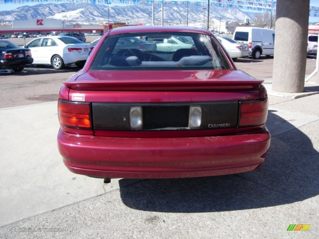 1998 Achieva SL - Medium Red Metallic / Graphite photo #4
