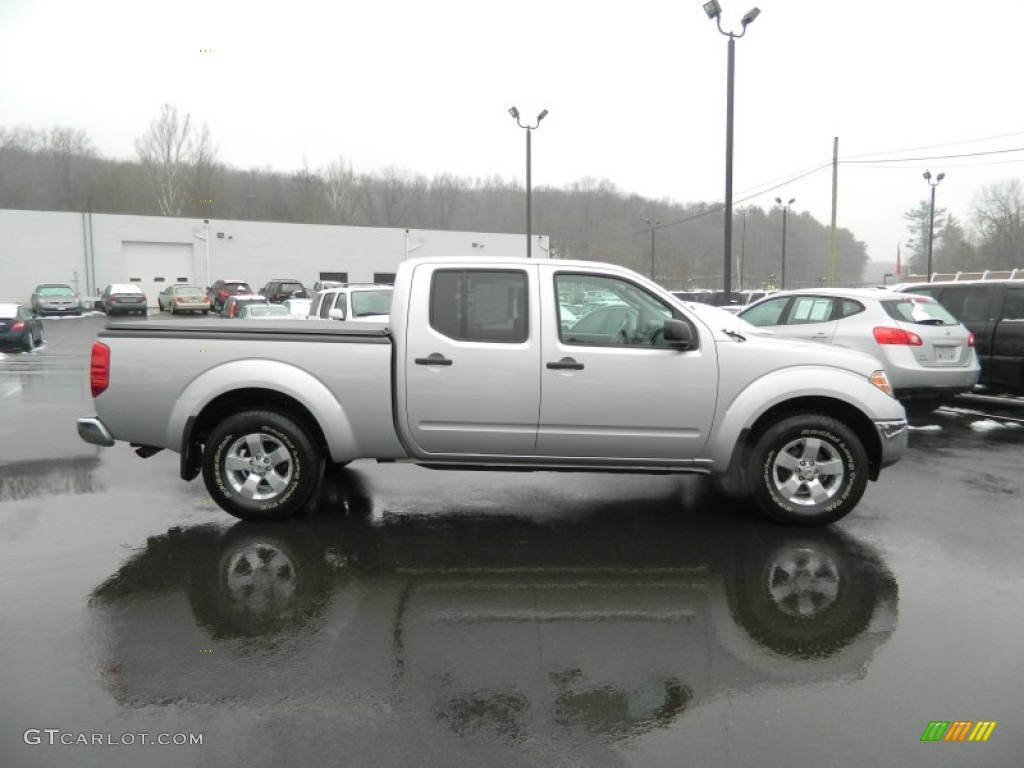 Radiant Silver Metallic 2010 Nissan Frontier SE Crew Cab 4x4 Exterior Photo #61504582