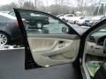Black - Camry LE Photo No. 19