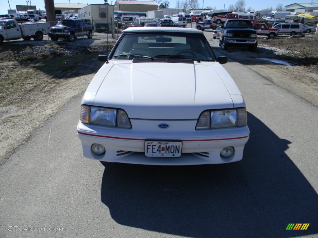 1990 Mustang GT Convertible - Oxford White / White/Scarlet photo #2