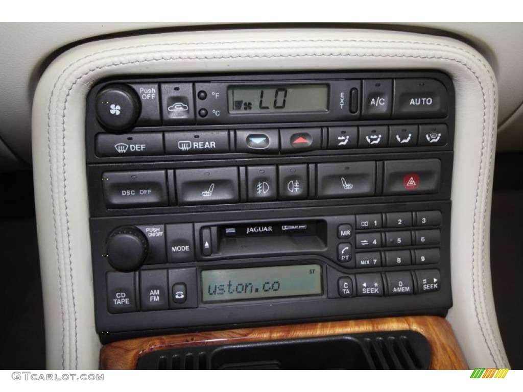 2006 Jaguar XK XK8 Coupe Controls Photos