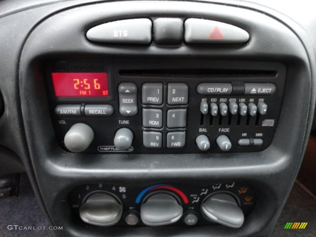 2000 Pontiac Grand Am SE Sedan Controls Photo #61516309