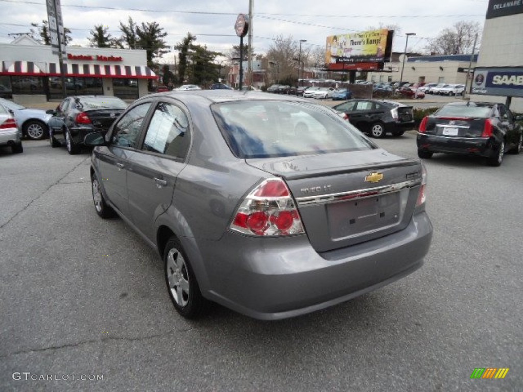 2010 Aveo LT Sedan - Medium Gray / Charcoal photo #4