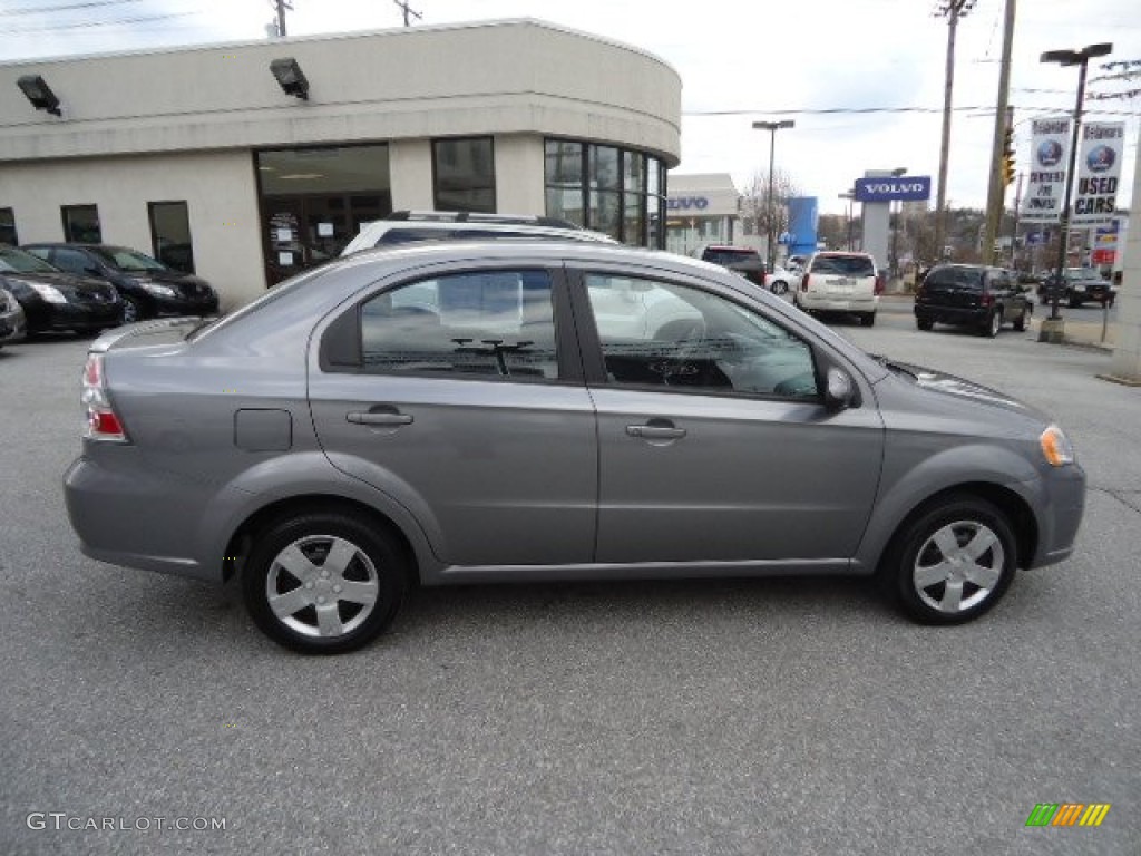 2010 Aveo LT Sedan - Medium Gray / Charcoal photo #7