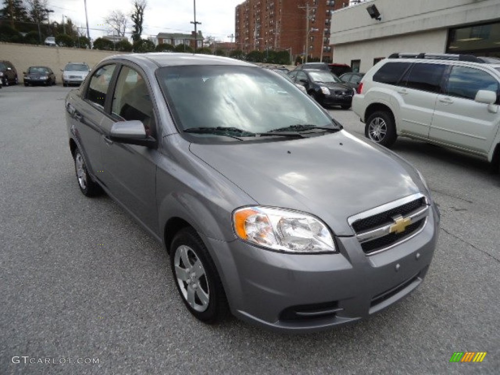2010 Aveo LT Sedan - Medium Gray / Charcoal photo #8