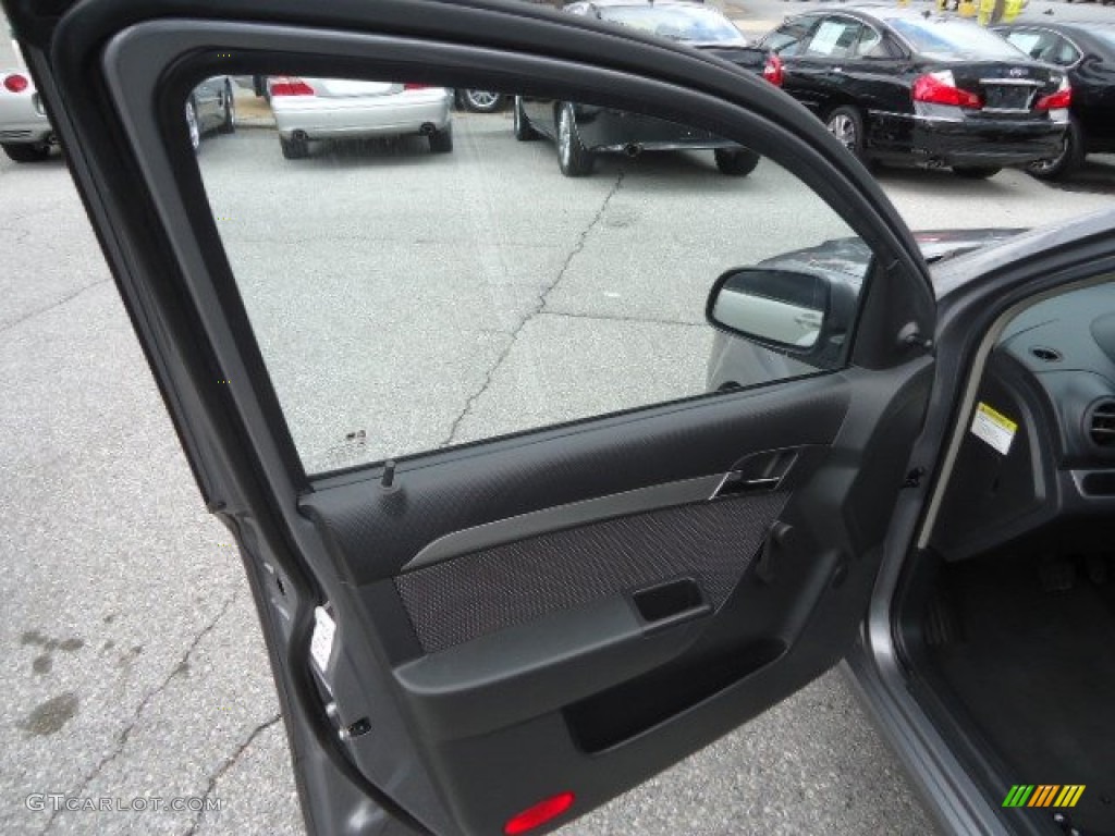2010 Aveo LT Sedan - Medium Gray / Charcoal photo #16