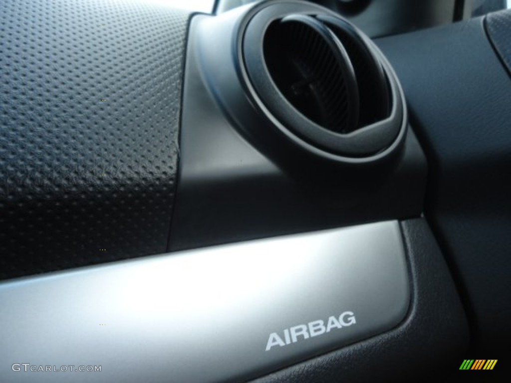 2010 Aveo LT Sedan - Medium Gray / Charcoal photo #29