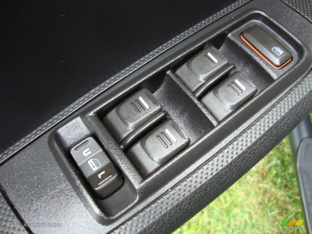 2006 Hummer H3 Standard H3 Model Controls Photo #61522687