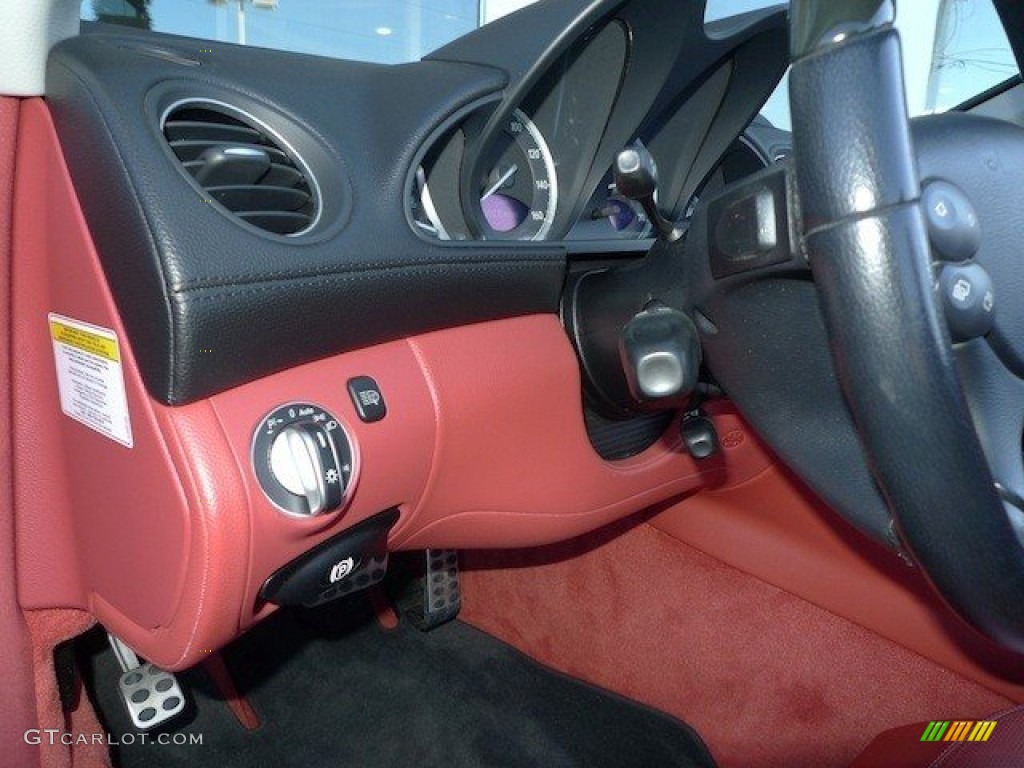 2005 Mercedes-Benz SL 500 Roadster Controls Photo #61528036